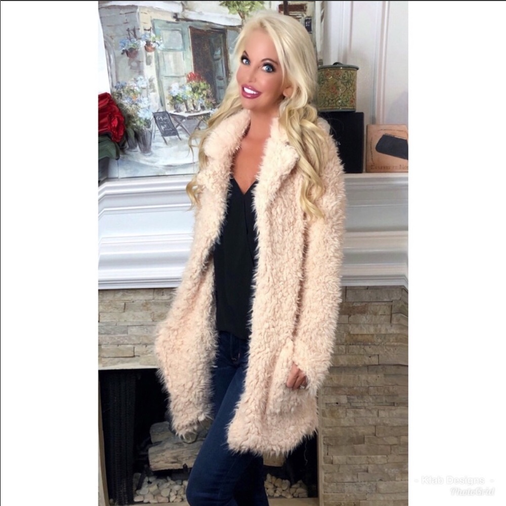 ❤️So Soft! Blush Fuzzy Open Teddy Coat! - Picture 3 of 6